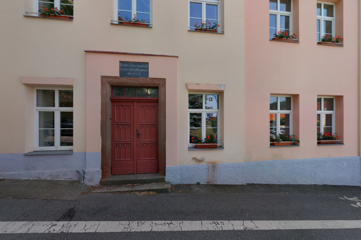 ZŠ T. G. Masaryka Mnichovice, Bezručova