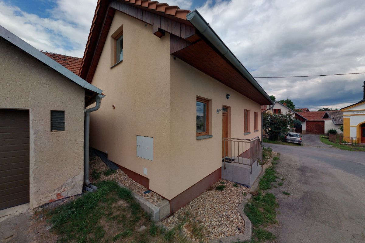 Pernštejnské Jestřabí - obecní úřad foto 3