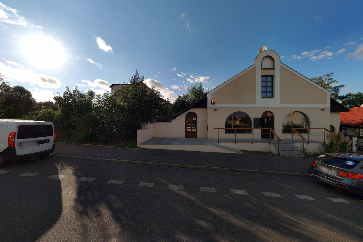 Iconic | cafe & lounge