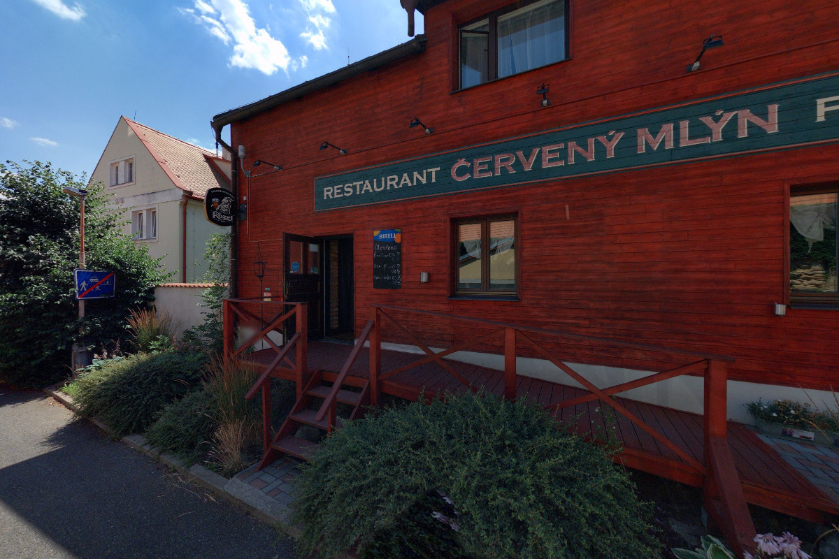 Červený mlýn