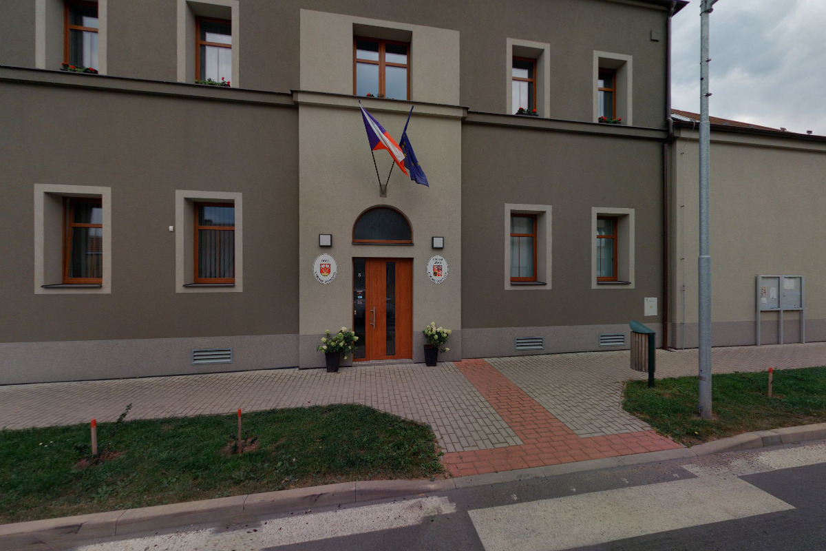 Kamenné Žehrovice - obecní úřad foto 3