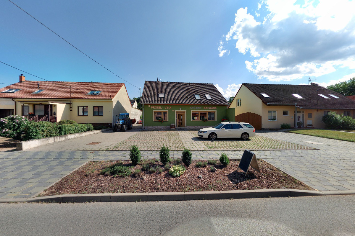 NEREZ Blučina, s.r.o. - KVĚTINY – ZAHRADA