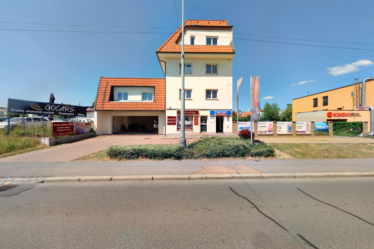 RENTHELPER Praha - RHP Parking foto 2