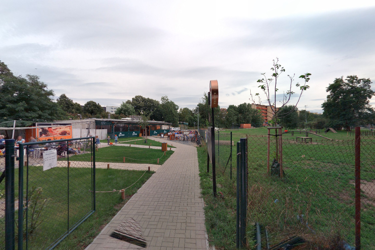 Nabíjecí stanice Zahradní restaurace Podvinný mlýn