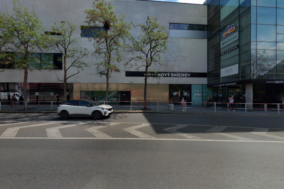 H & M - logistické centrum