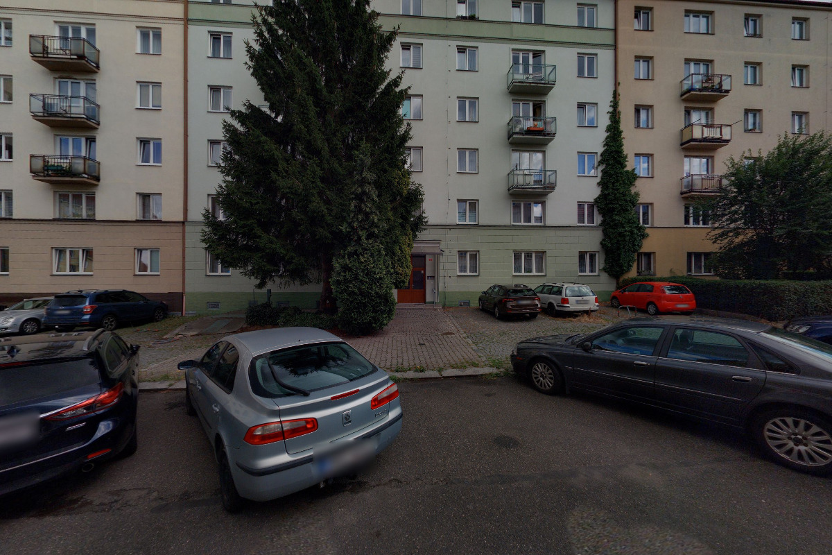 Lease & Finance Services, s.r.o.