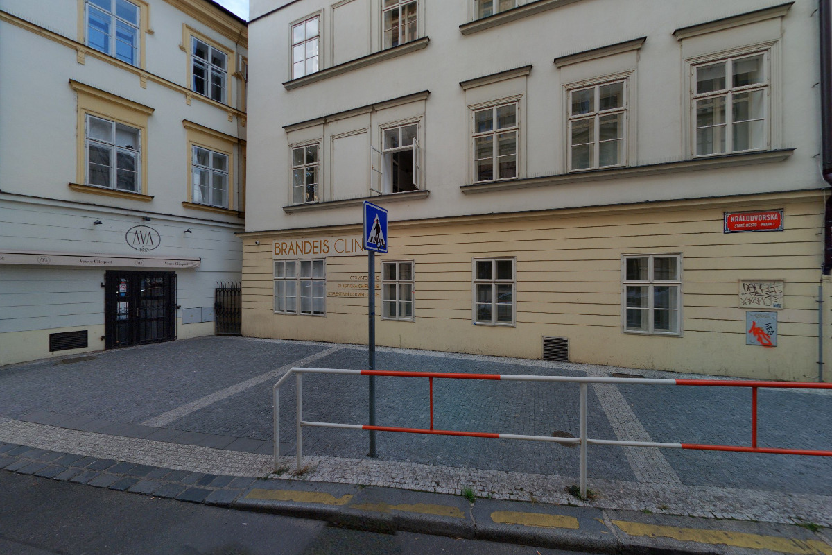 Brandeis Clinic by Lucie Kalinová