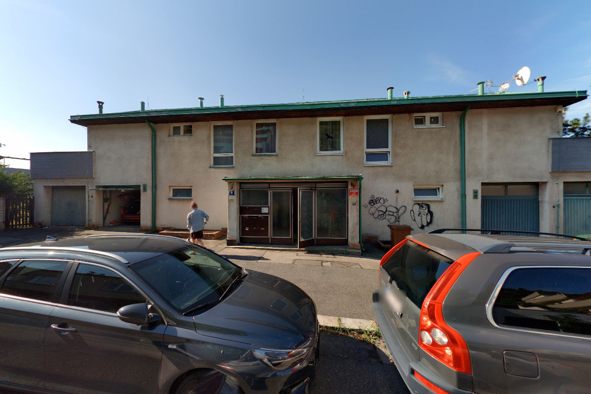 PRAŽSKÁPŮJČKA.CZ, s.r.o.