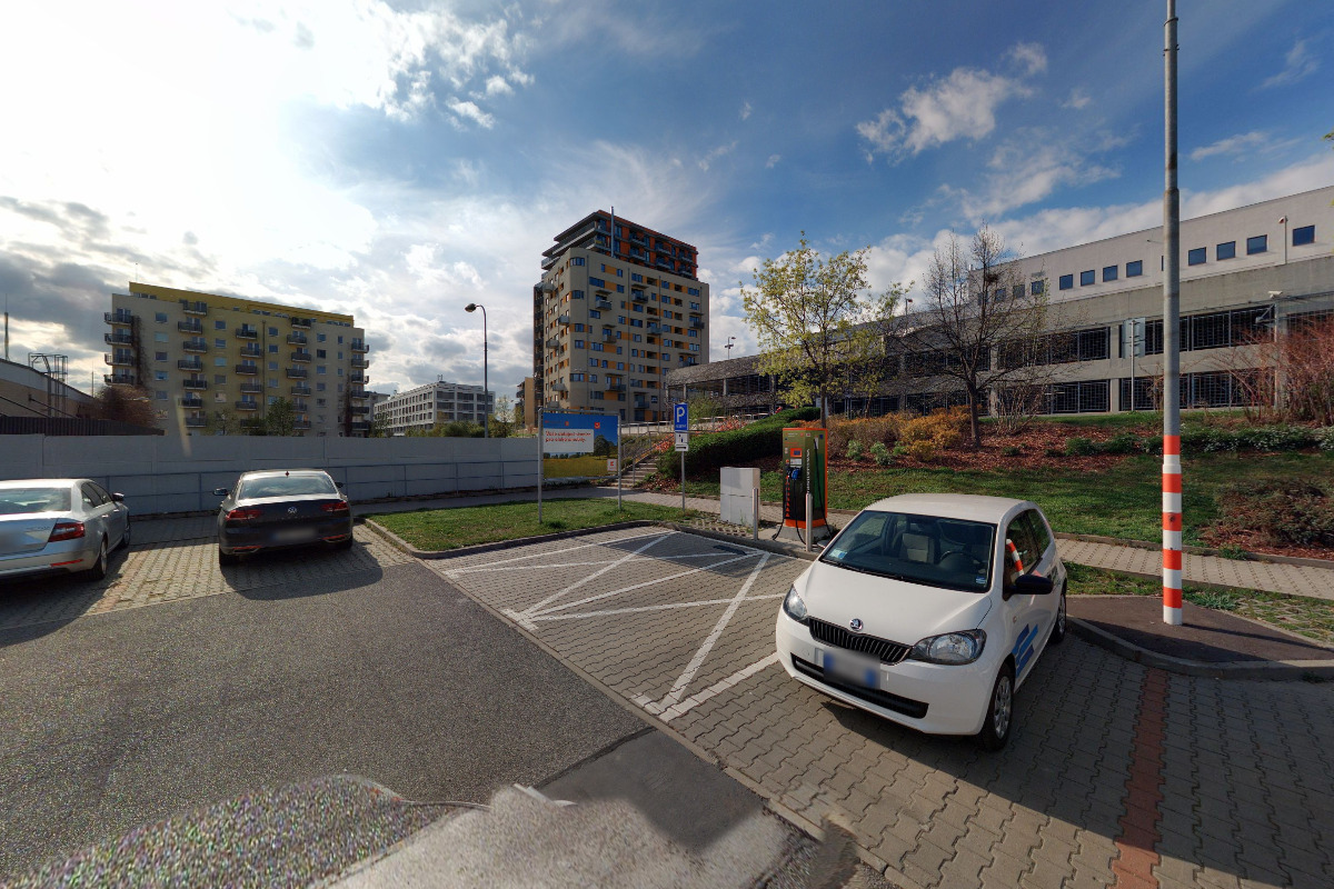 Nabíjecí stanice ČEZ foto 2