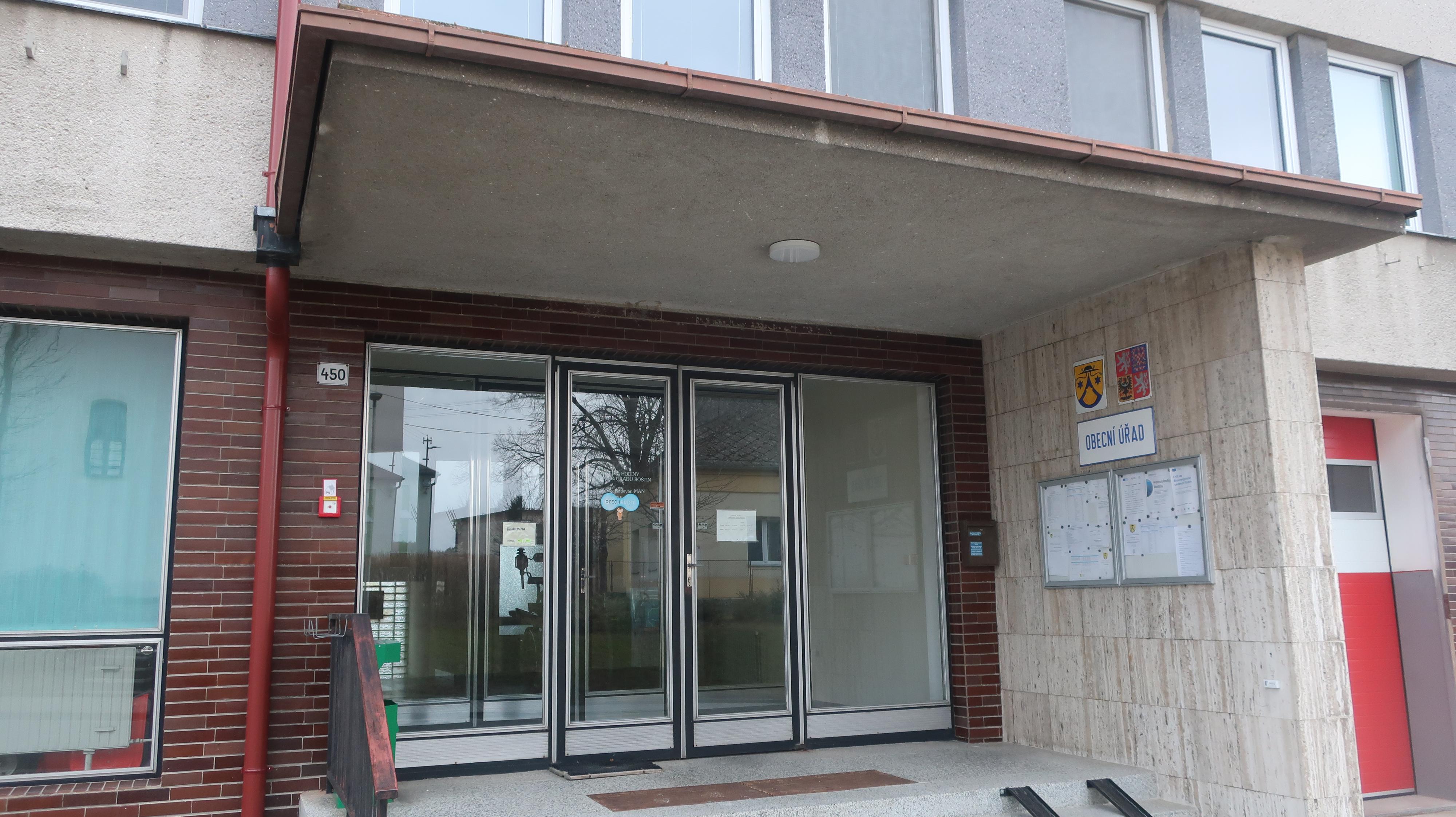 Roštín - obecní úřad foto 3