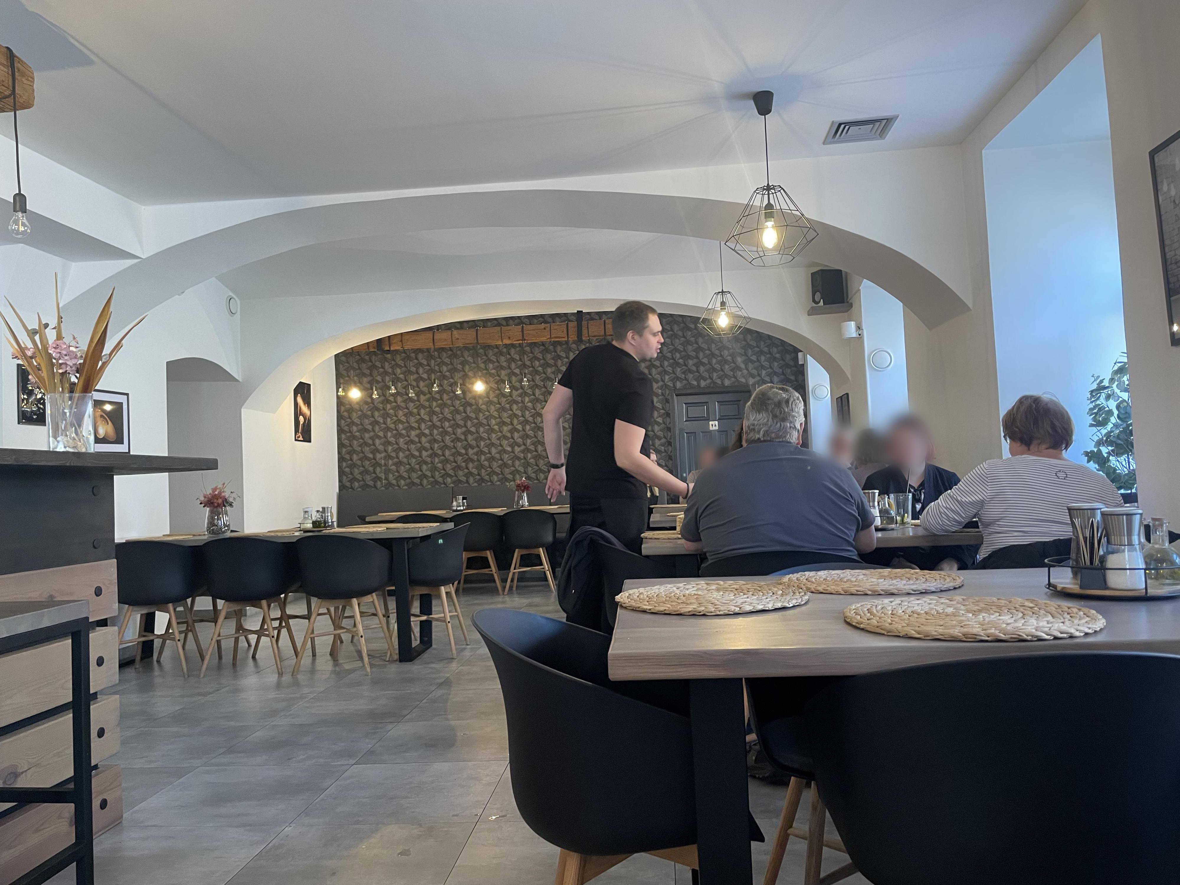 Restaurace a Selfie Cafe Žárovka foto 6