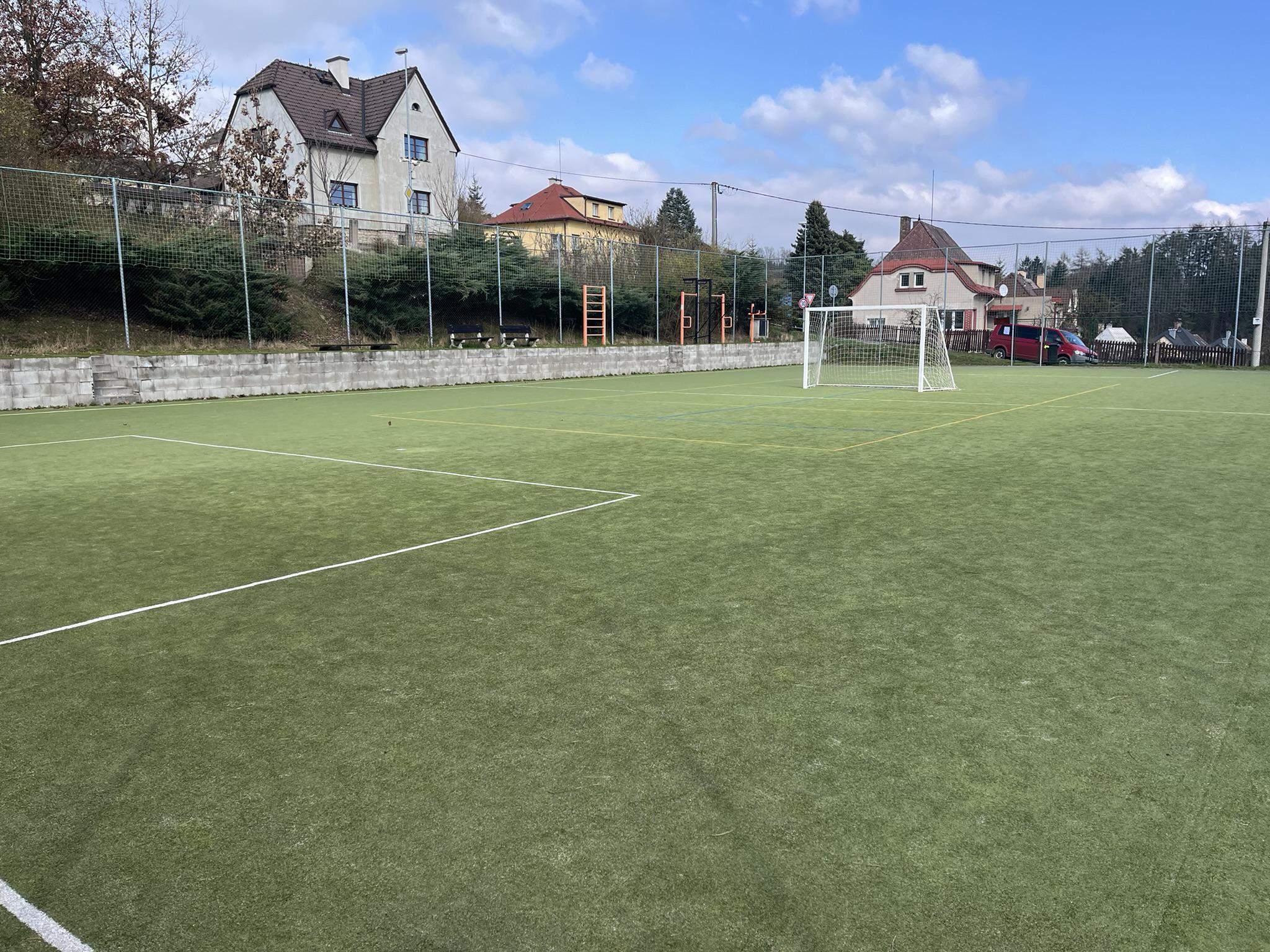 Víceúčelové hřiště Na Výsluní foto 1