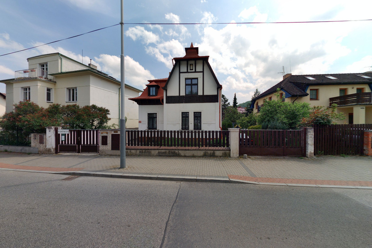 KADEŘNICKÝ SALON M