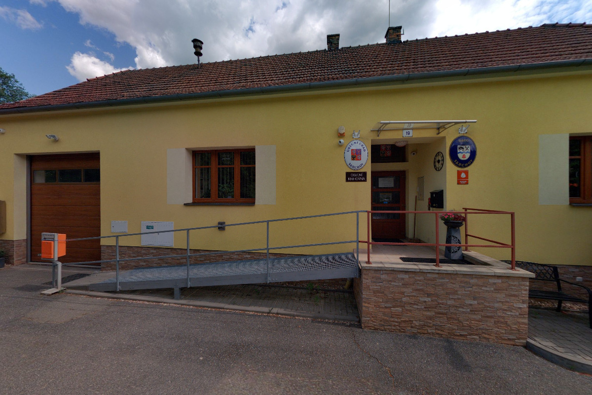 Skrchov - obecní úřad foto 4