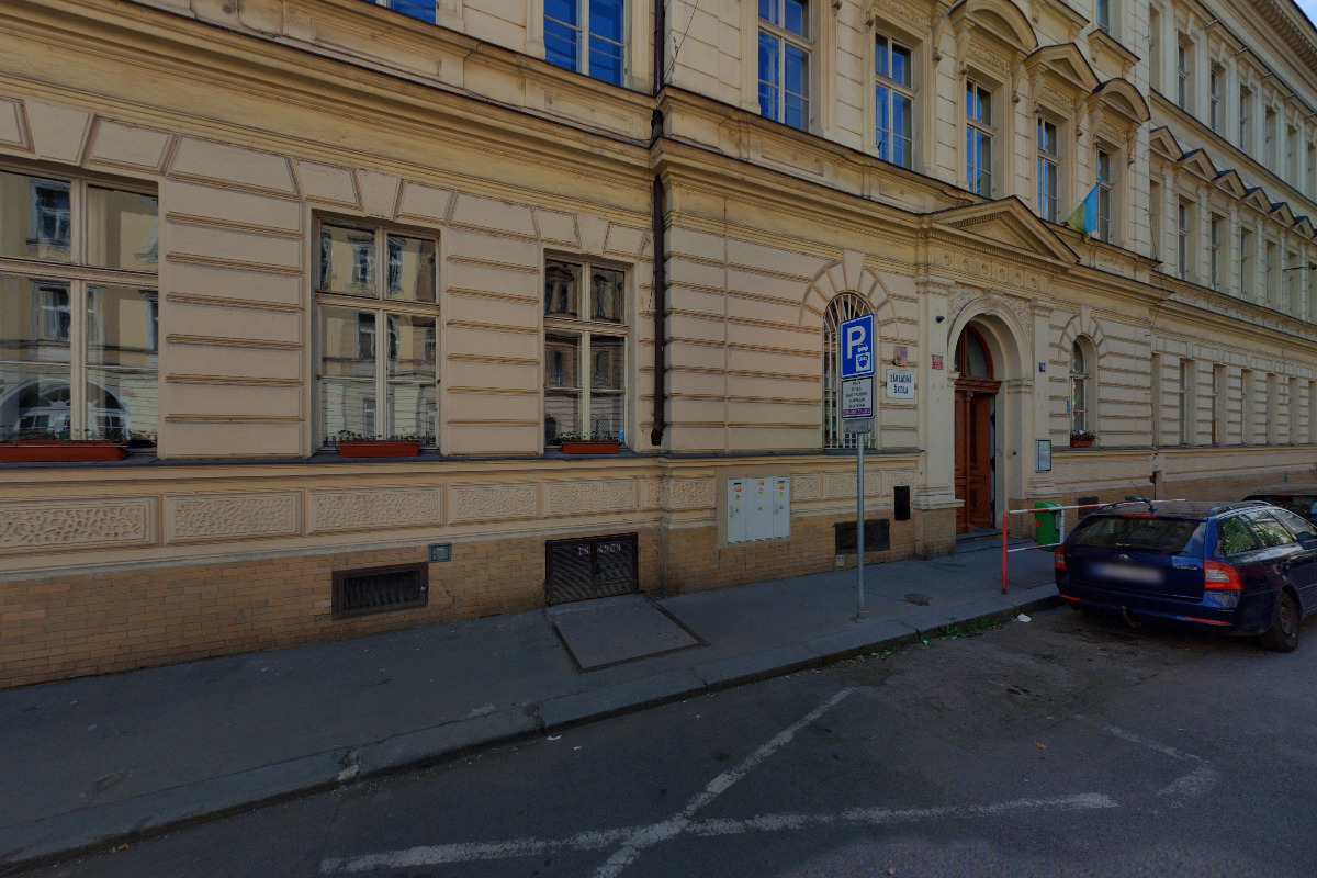 ZŠ a MŠ Praha 5, Grafická foto 2