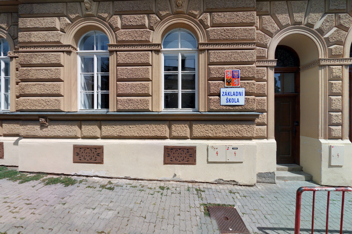 ZŠ Znojmo, náměstí Republiky 9 foto 2
