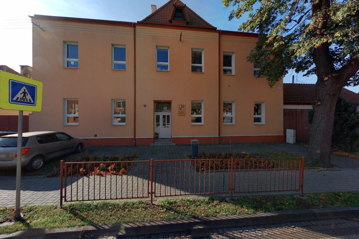 Základní škola a mateřská škola Louka, okres Hodonín