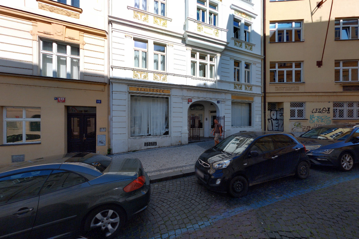 Bright downtown studio