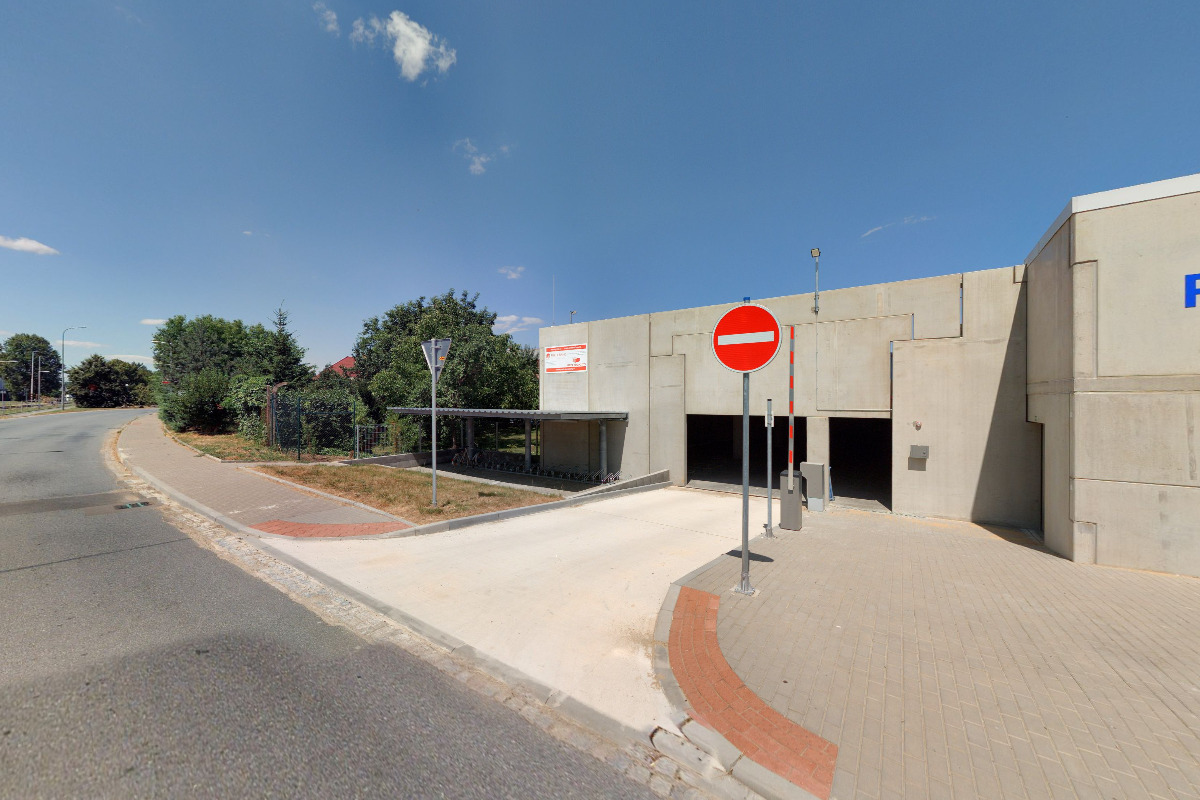 Parkovací dům P+R Ivančice foto 5