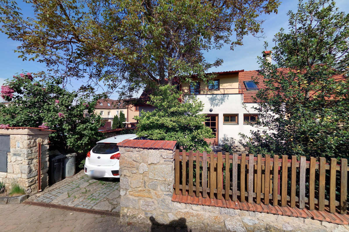 Karlštejnská cesta