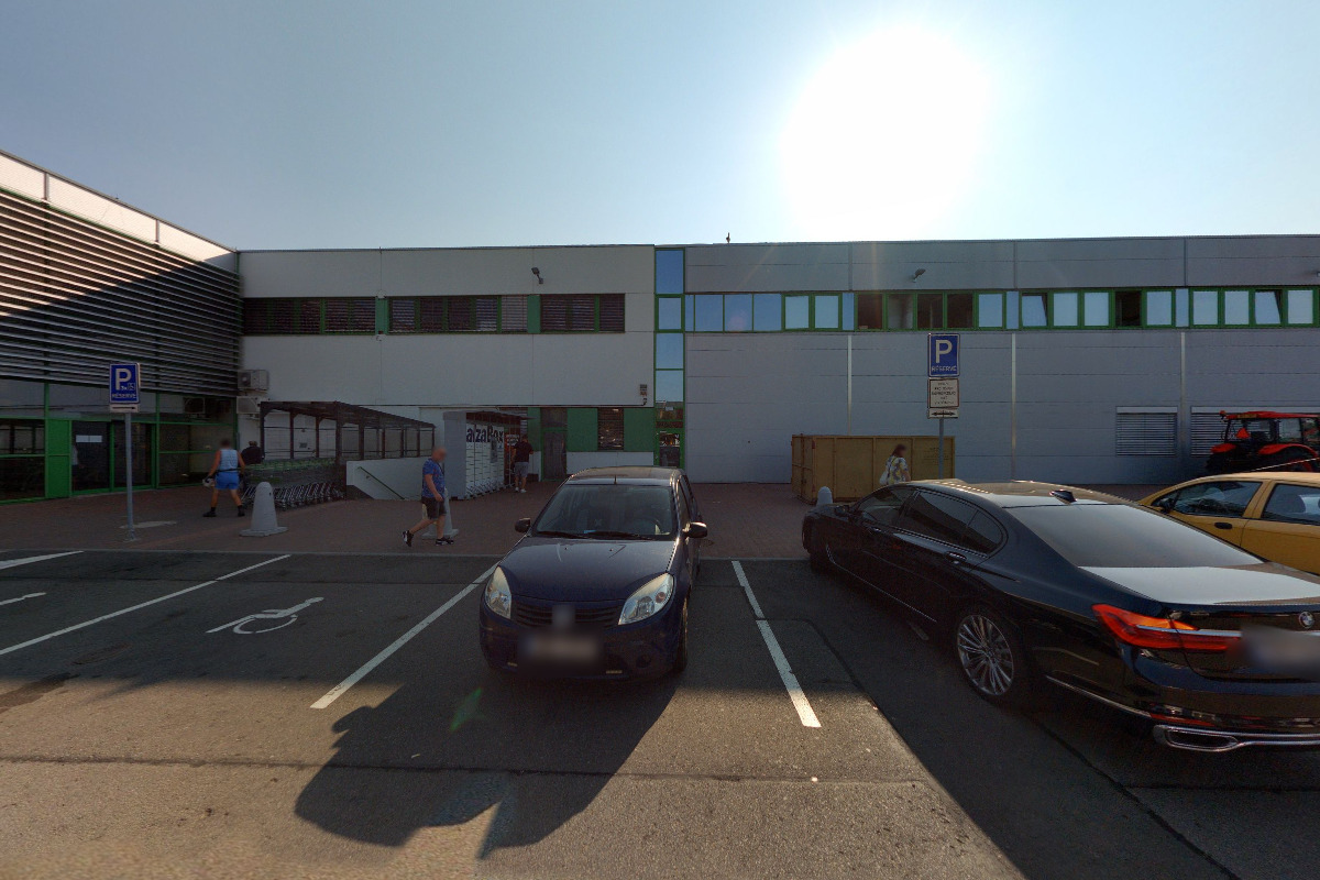 Dr. Max - výdejní box