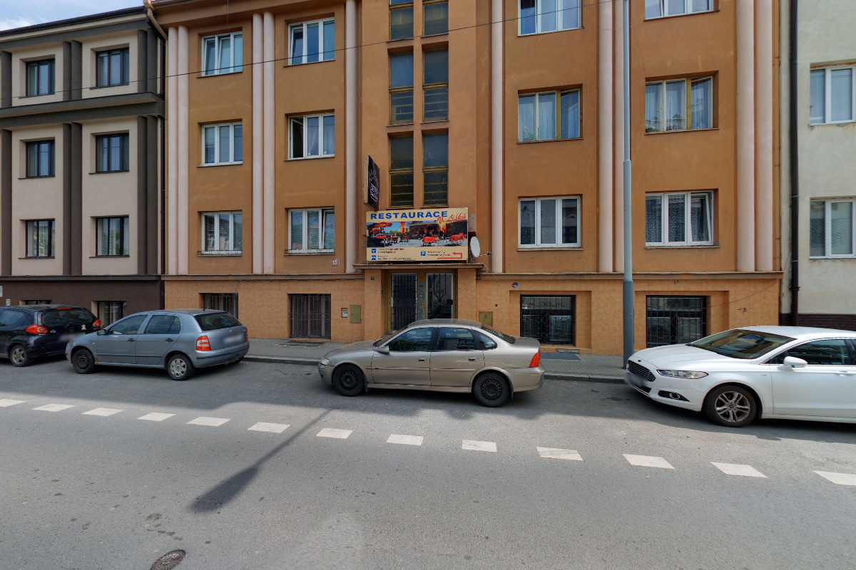 Stavby a demolice -  Milan Komínek