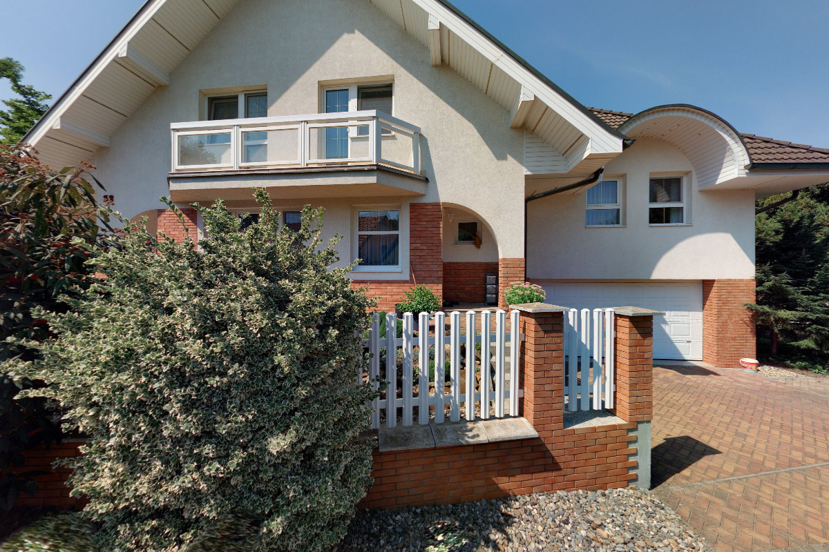 DECRO BZENEC, spol. s r.o.