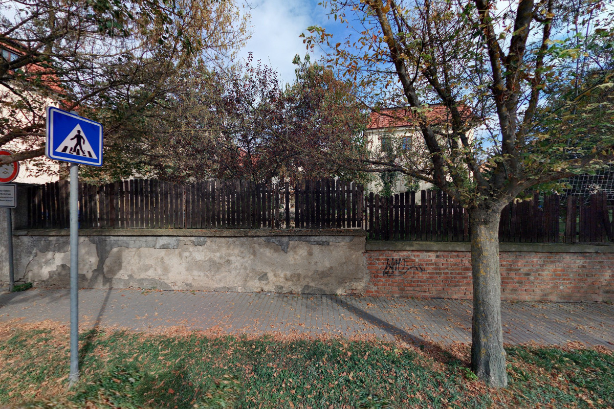 Základní škola Mikulov, Školní