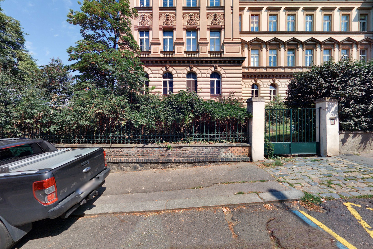 Základní škola a mateřská škola, Praha 2, Na Smetance 1