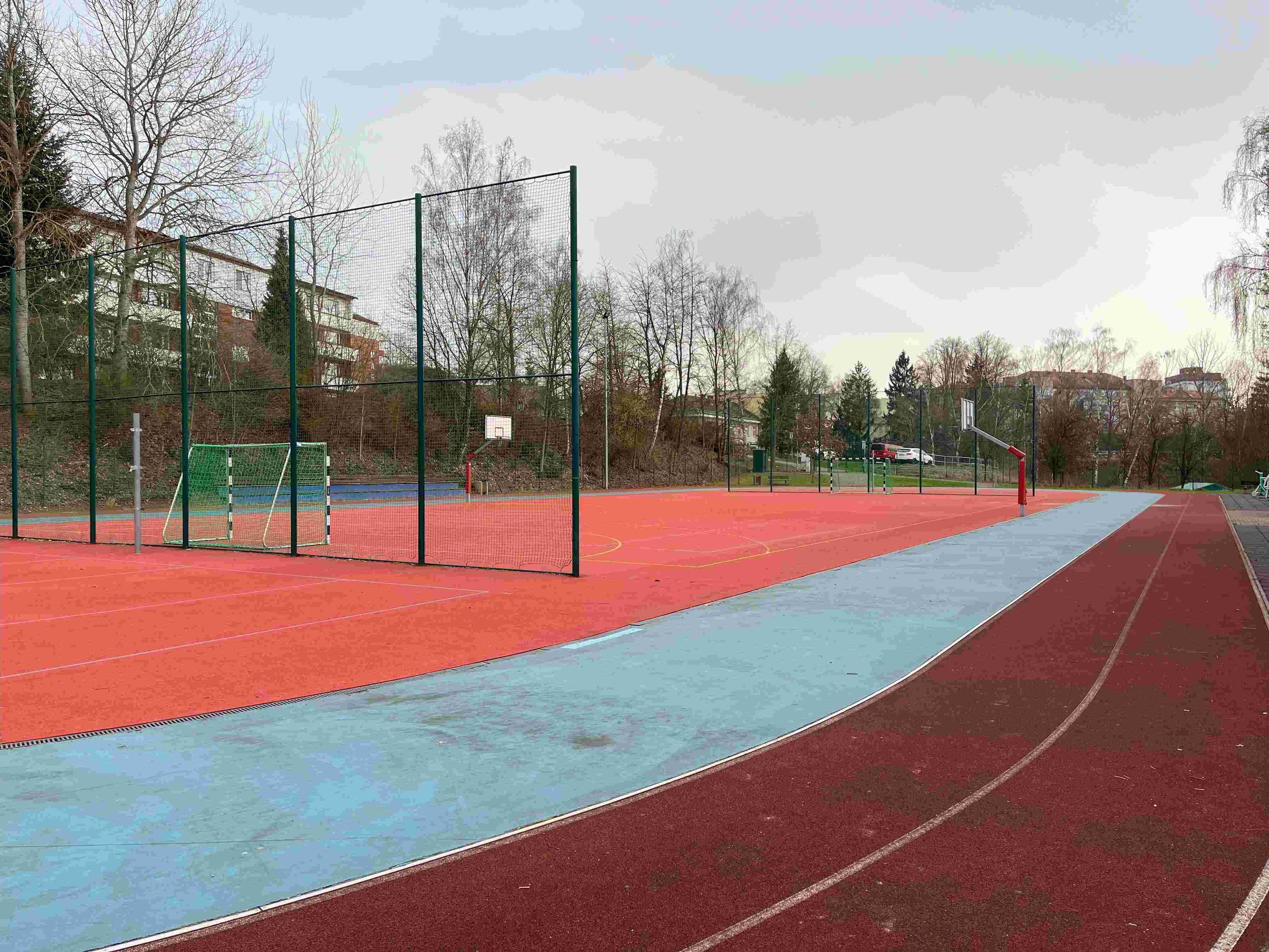 Víceúčelové hřiště Bartoňova
