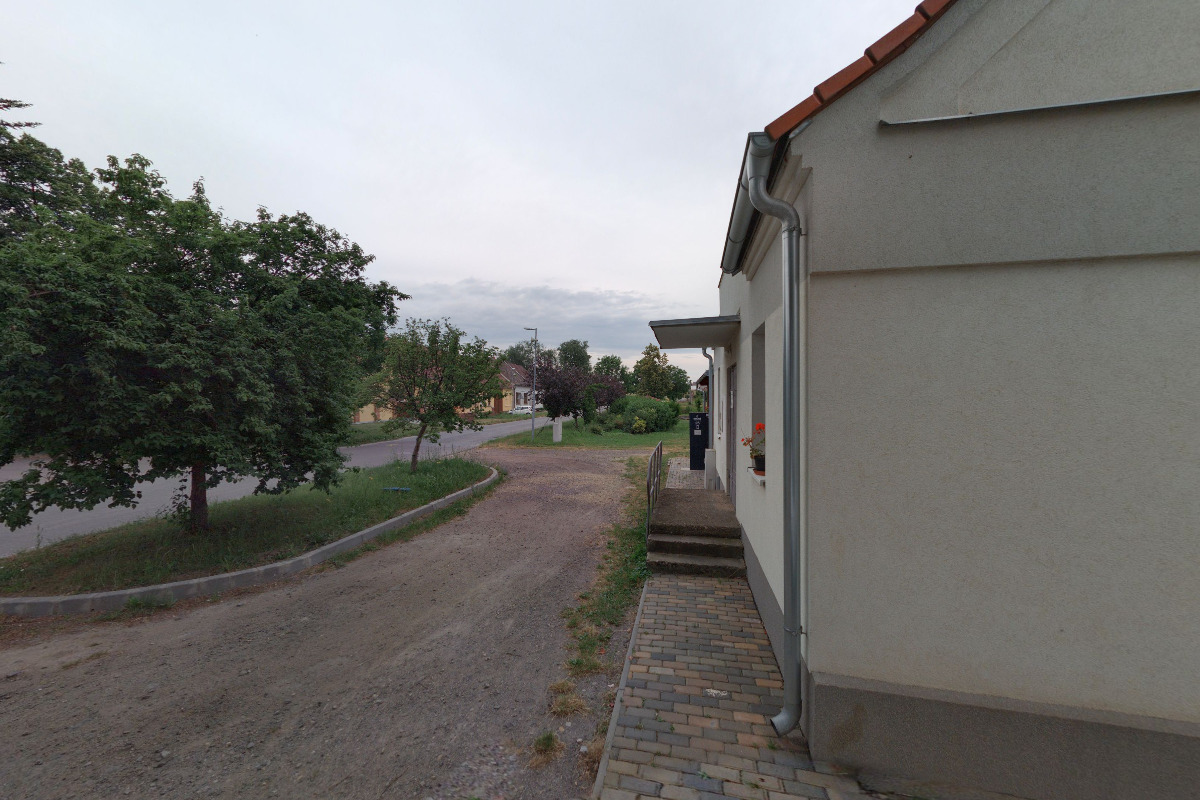 Nabíjecí stanice pro elektrokola a mobilní zařízení