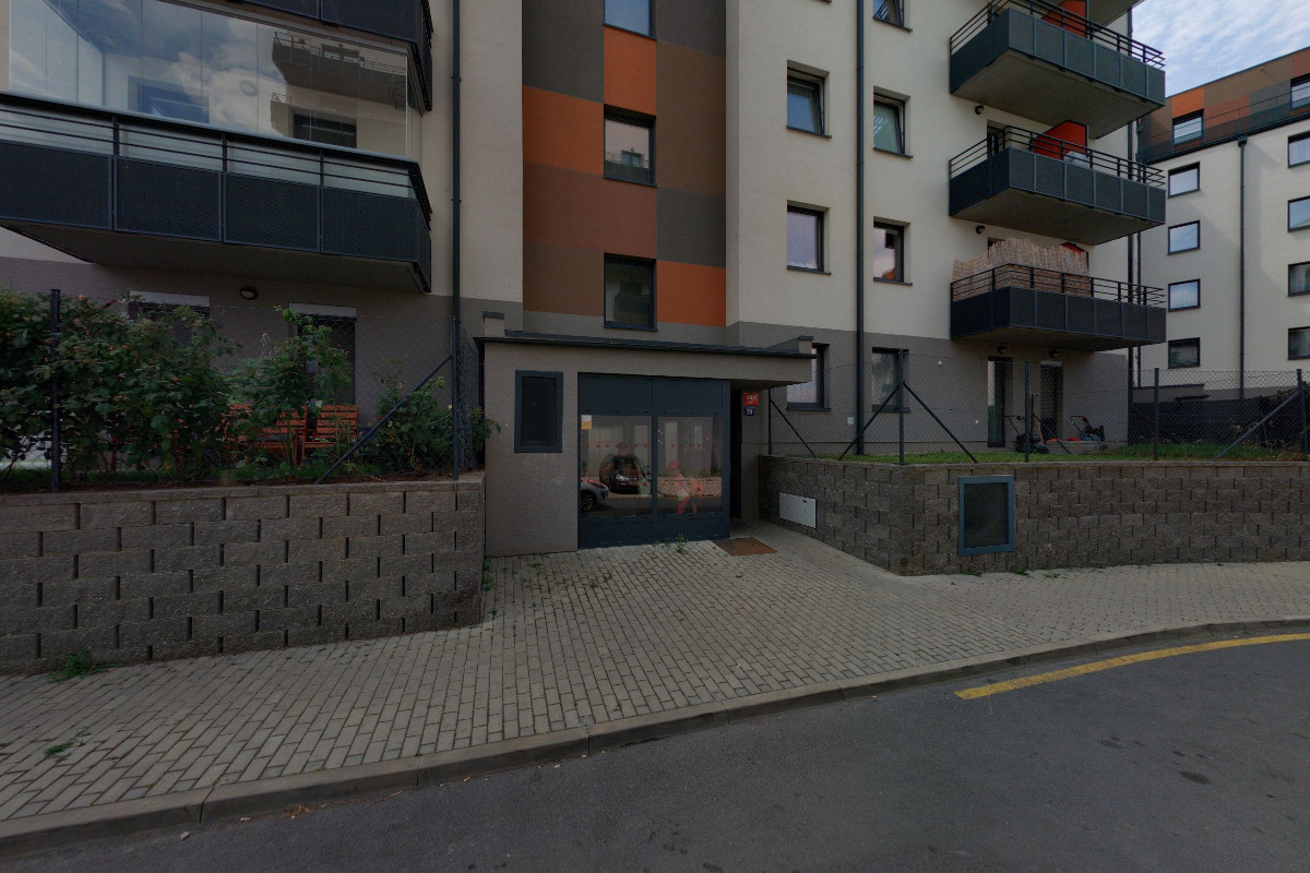 Ivana Hrdinová - EXTRA SERVICES