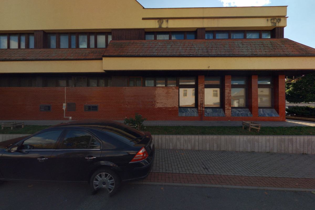 Barvy, laky, papírnictví Luže