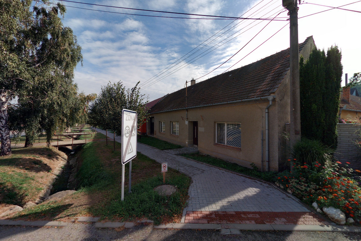 Místní lidová knihovna Milovice foto 2