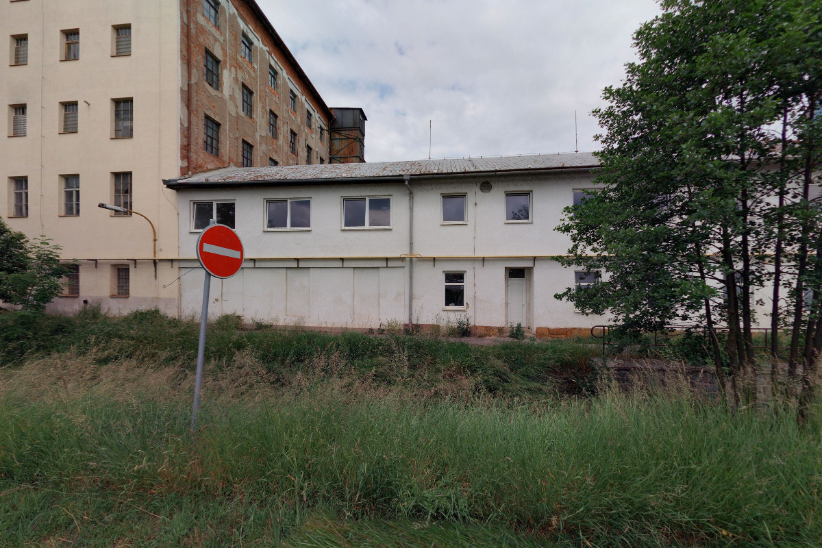 AUTOVRAKOVIŠTĚ + AUTOBAZAR Pospiech