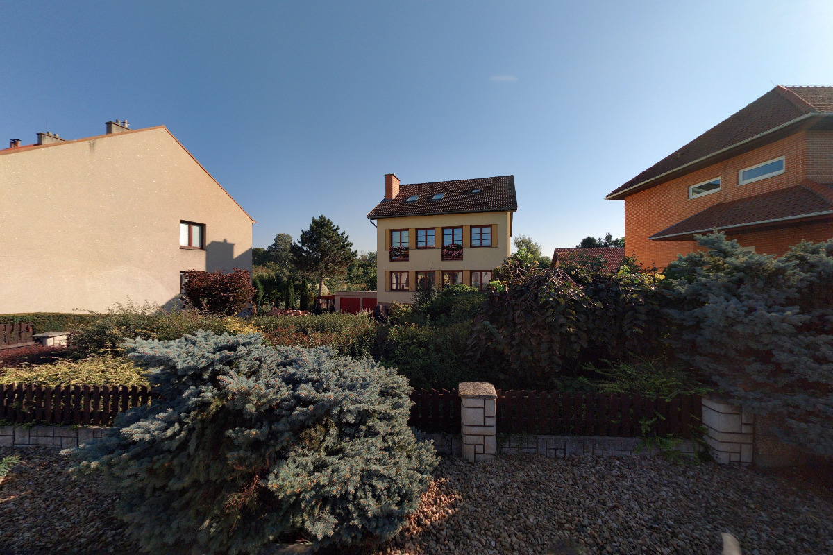 Alice Tvarůžková - Jóguj, tanči, žij