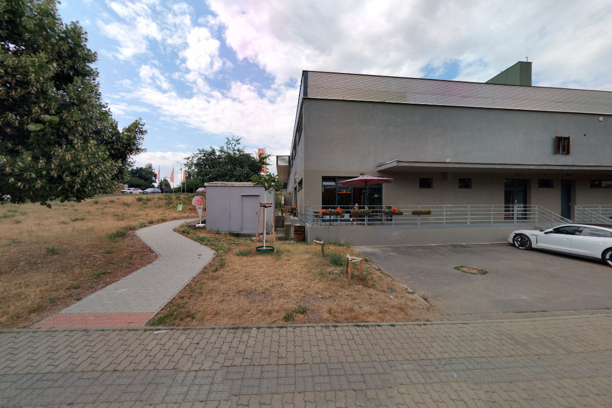 Café House & Bistro