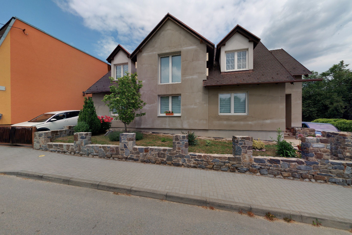 Dujka František, Ing. - Zateplení a malby fasád