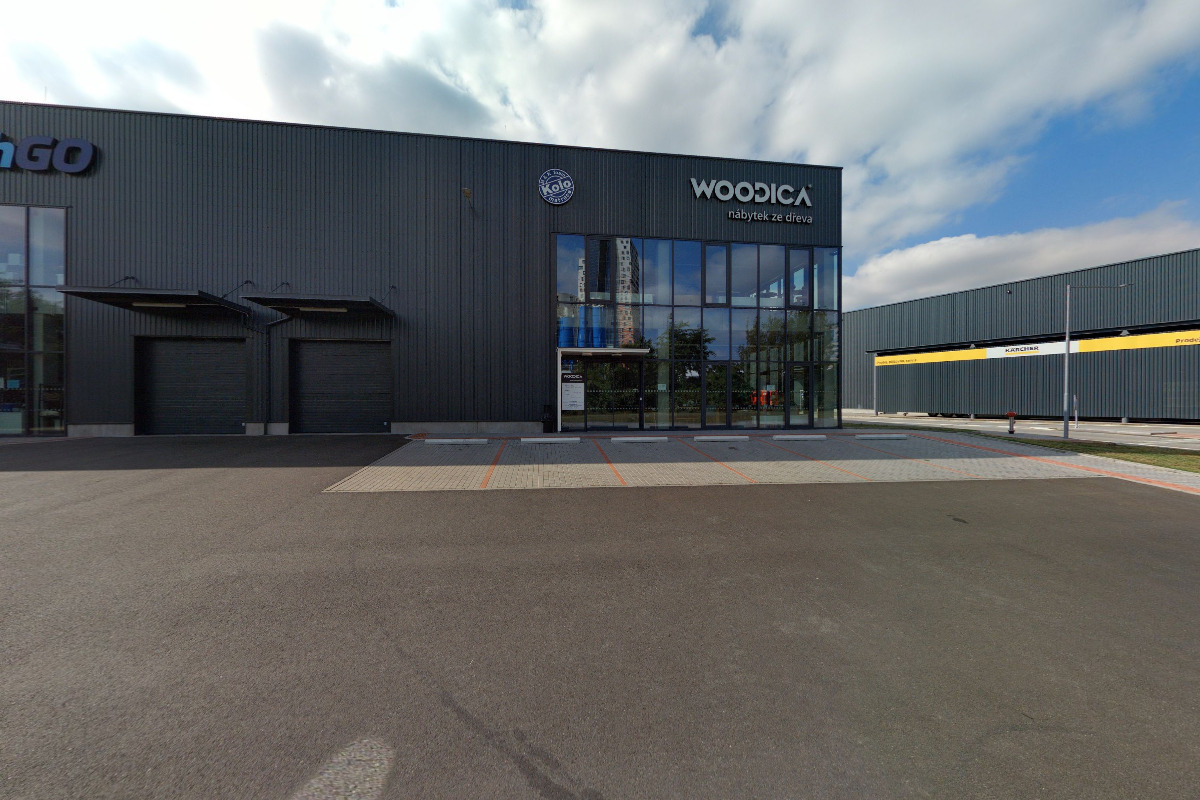 Showroom WOODICA nábytek ze dřeva foto 2