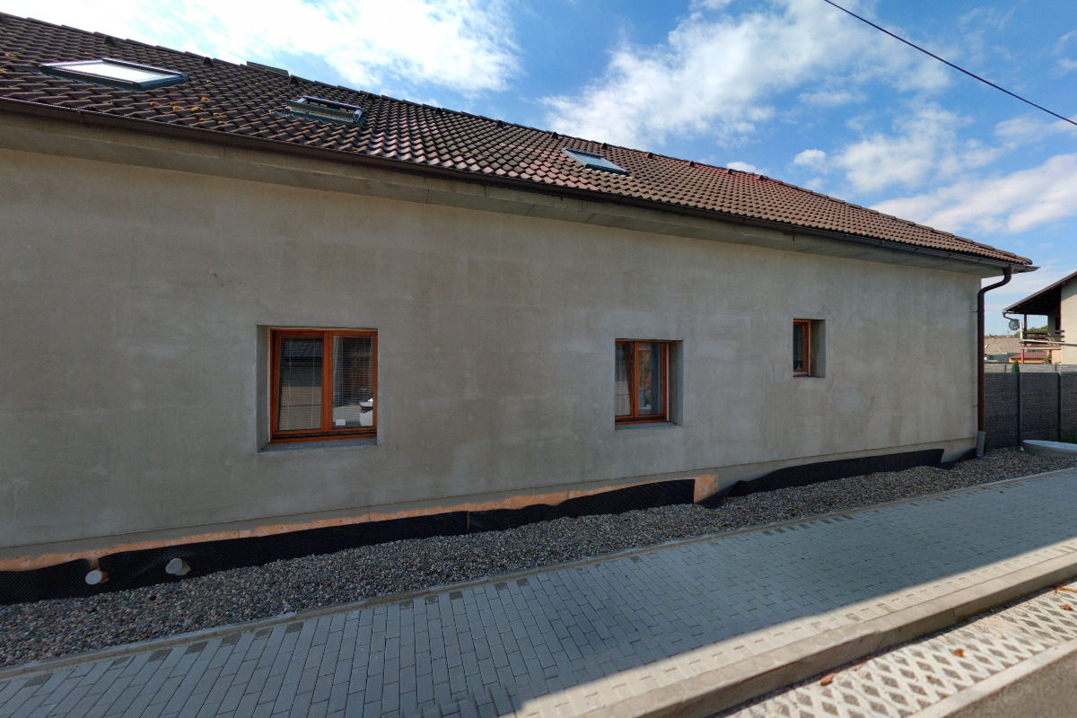 Elektroinstalace u památníku