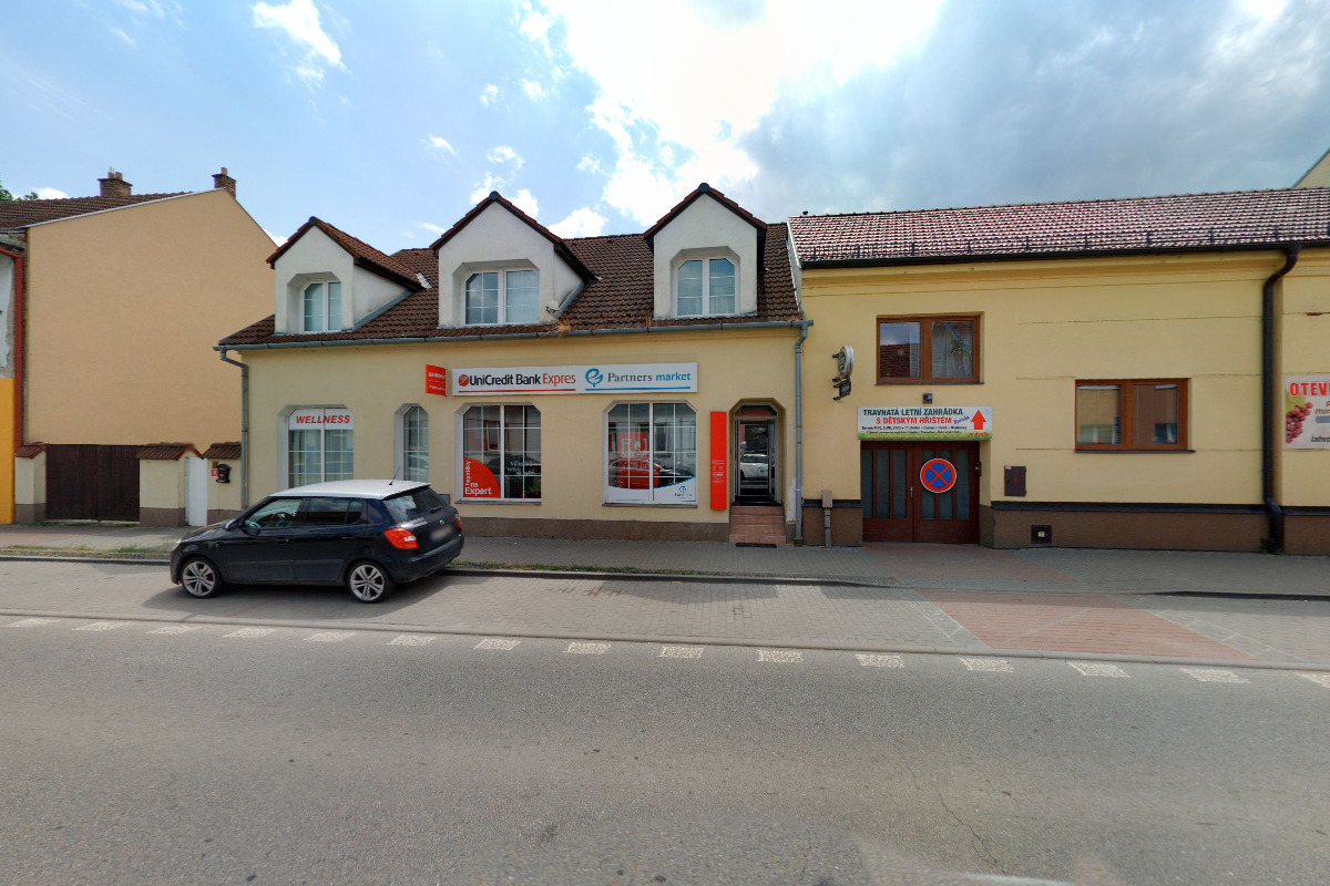 Bankomat UniCredit Bank Czech Republic foto 1