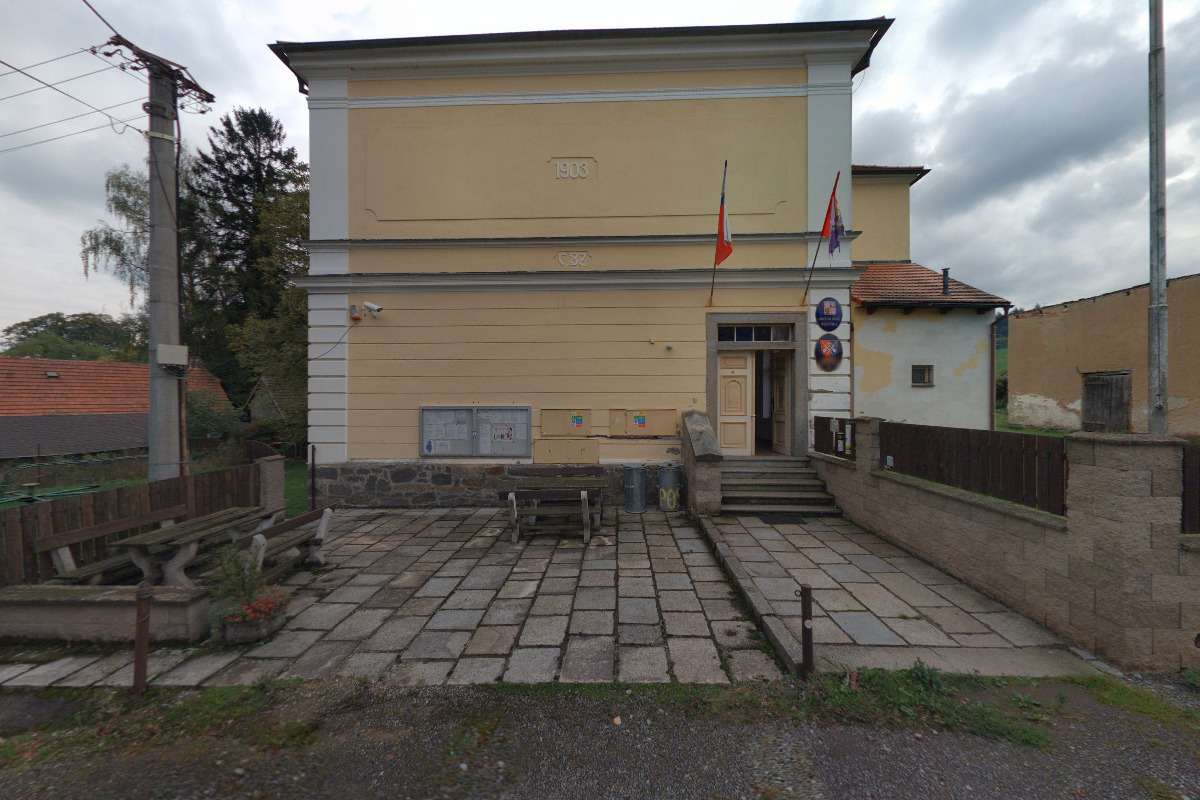 Obecní knihovna v Drahenicích foto 2