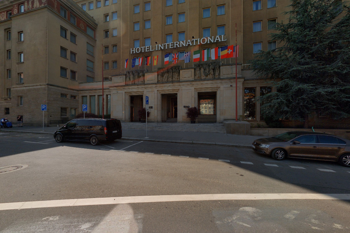 Khamla Saysavath - Gold Hand Thai Massage