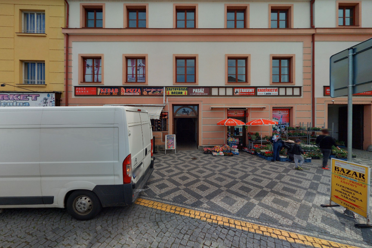 Bazar a zastavárna u černého koně