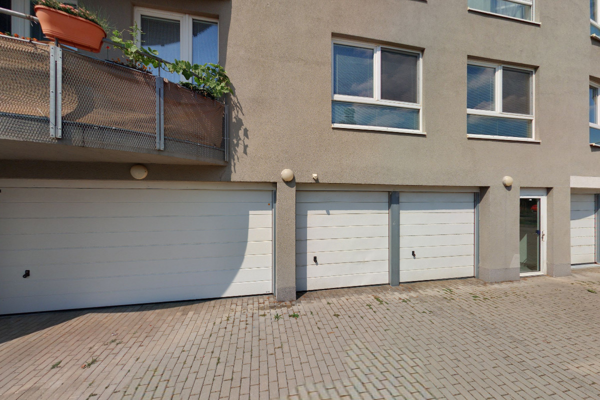 Živá poradna, Mgr. Zorka Rossmannová