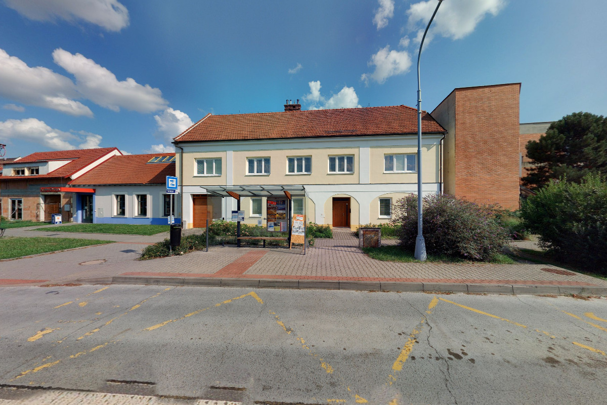 Římskokatolická farnost Ostrožská Nová Ves foto 2