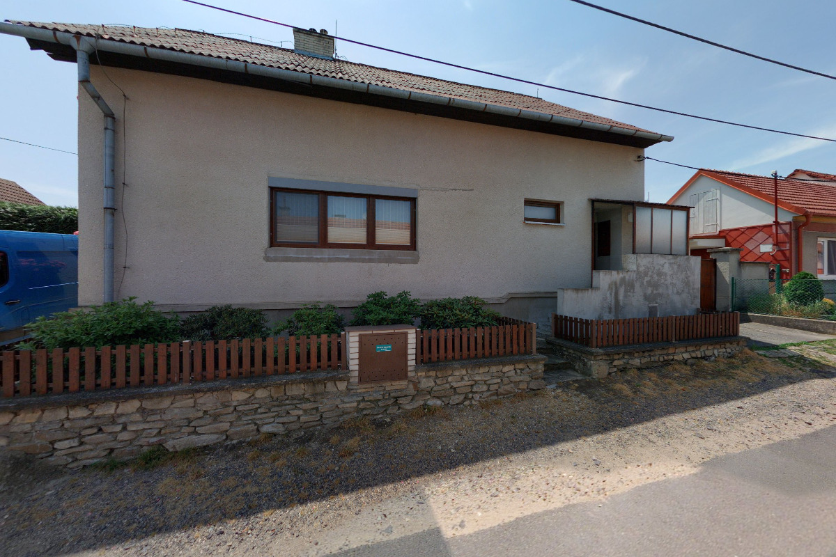 Jiří Hanáček - Dodávky a montáže vratové techniky