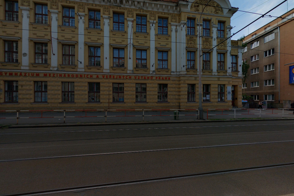 Gymnázium mezinárodních a veřejných vztahů Praha, s.r.o. foto 6