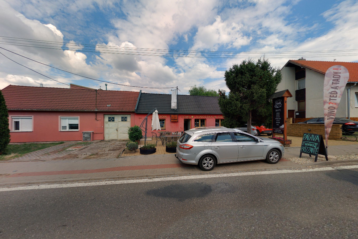 Vinotéka a penzion U kočky