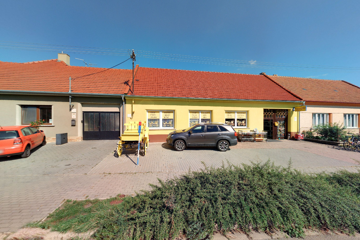 Bazar- Zastavárna U Žluté Bryčky foto 3